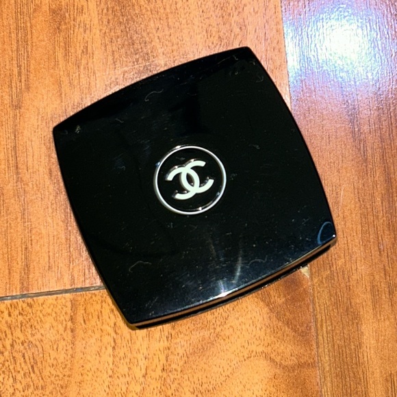 Authentic Chanel Duo Compact Mirror - Picture 2 of 10